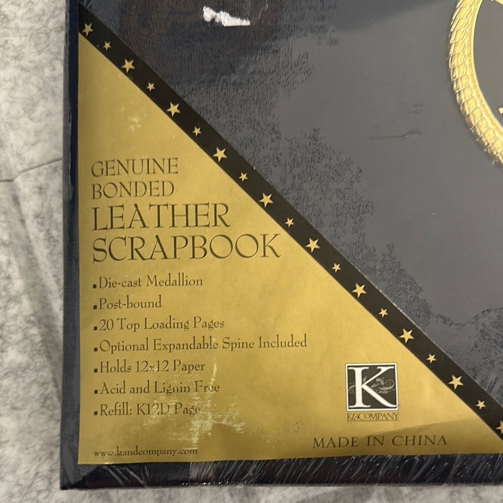 United States Marines die-cast Medallion Blue and Gold Leather Scrapbook - Picture 2 of 4